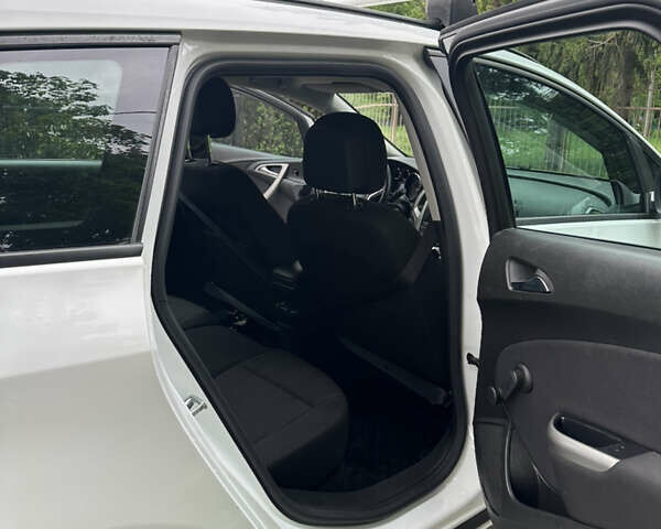 Білий Опель Астра, об'ємом двигуна 1.25 л та пробігом 296 тис. км за 6500 $, фото 11 на Automoto.ua