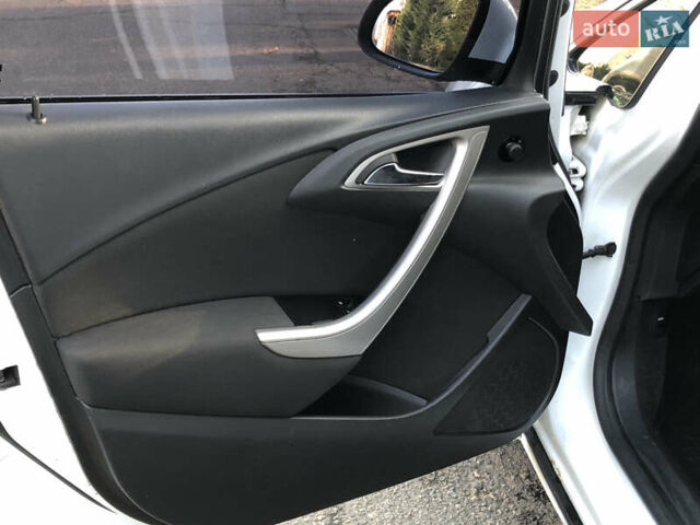 Белый Опель Астра, объемом двигателя 1.25 л и пробегом 321 тыс. км за 7499 $, фото 5 на Automoto.ua