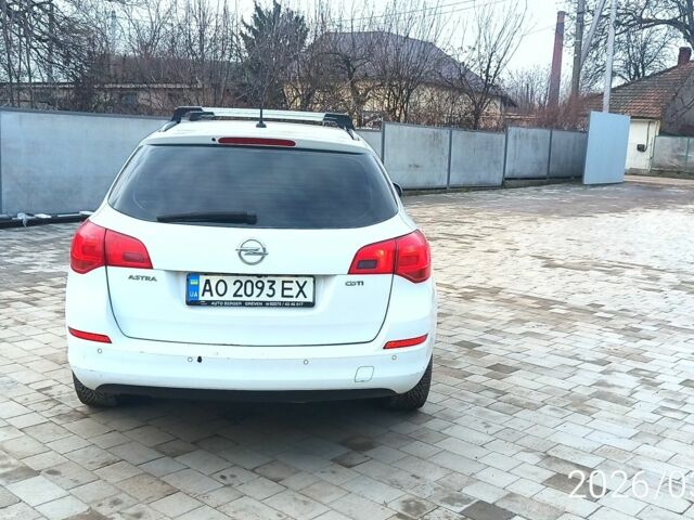 Белый Опель Астра, объемом двигателя 1.7 л и пробегом 260 тыс. км за 5800 $, фото 2 на Automoto.ua