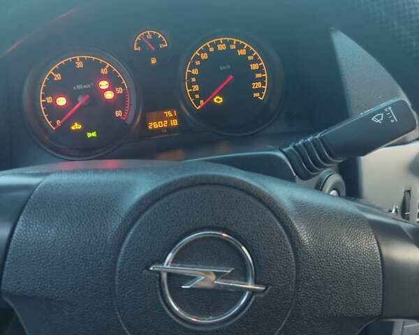 Белый Опель Астра, объемом двигателя 1.69 л и пробегом 260 тыс. км за 5900 $, фото 10 на Automoto.ua