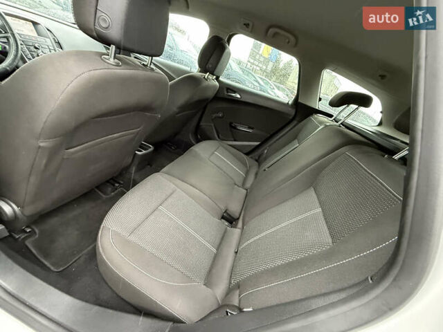 Белый Опель Астра, объемом двигателя 1.7 л и пробегом 300 тыс. км за 6999 $, фото 25 на Automoto.ua