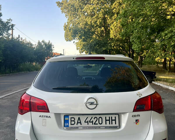 Белый Опель Астра, объемом двигателя 1.69 л и пробегом 225 тыс. км за 7250 $, фото 8 на Automoto.ua