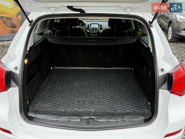 Белый Опель Астра, объемом двигателя 1.7 л и пробегом 300 тыс. км за 6999 $, фото 4 на Automoto.ua