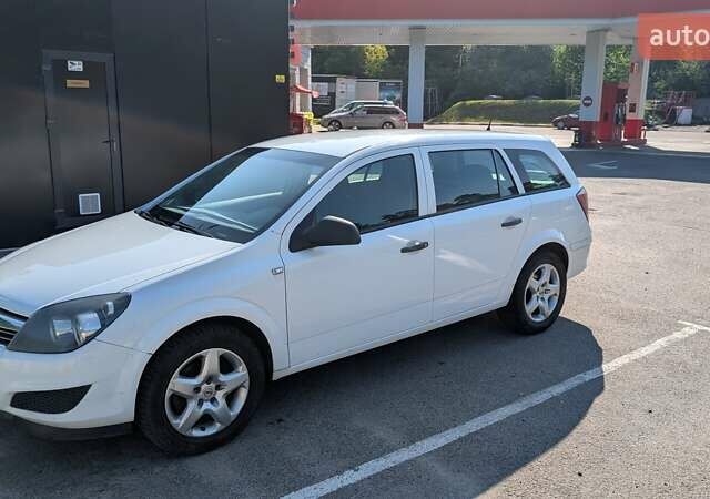 Білий Опель Астра, об'ємом двигуна 1.69 л та пробігом 268 тис. км за 5800 $, фото 1 на Automoto.ua