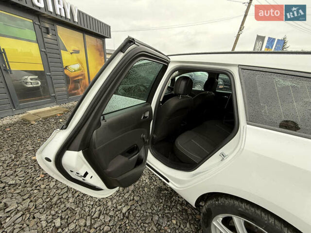 Белый Опель Астра, объемом двигателя 1.7 л и пробегом 300 тыс. км за 6999 $, фото 27 на Automoto.ua