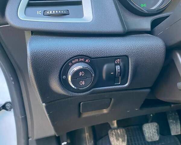 Білий Опель Астра, об'ємом двигуна 1.69 л та пробігом 228 тис. км за 7400 $, фото 22 на Automoto.ua