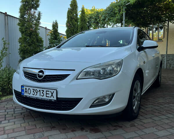 Белый Опель Астра, объемом двигателя 1.69 л и пробегом 289 тыс. км за 6800 $, фото 6 на Automoto.ua