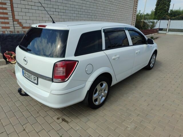 Белый Опель Астра, объемом двигателя 1.7 л и пробегом 280 тыс. км за 5800 $, фото 5 на Automoto.ua