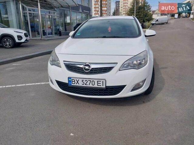 Белый Опель Астра, объемом двигателя 1.69 л и пробегом 228 тыс. км за 6999 $, фото 6 на Automoto.ua