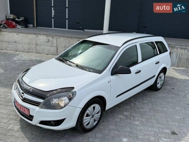 Белый Опель Астра, объемом двигателя 1.7 л и пробегом 248 тыс. км за 4550 $, фото 2 на Automoto.ua