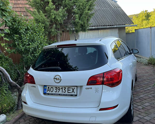 Белый Опель Астра, объемом двигателя 1.69 л и пробегом 289 тыс. км за 6800 $, фото 5 на Automoto.ua