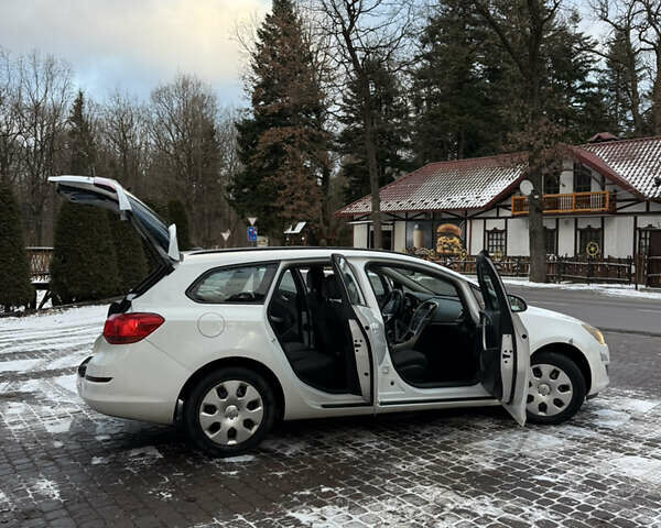 Белый Опель Астра, объемом двигателя 1.3 л и пробегом 372 тыс. км за 5200 $, фото 11 на Automoto.ua