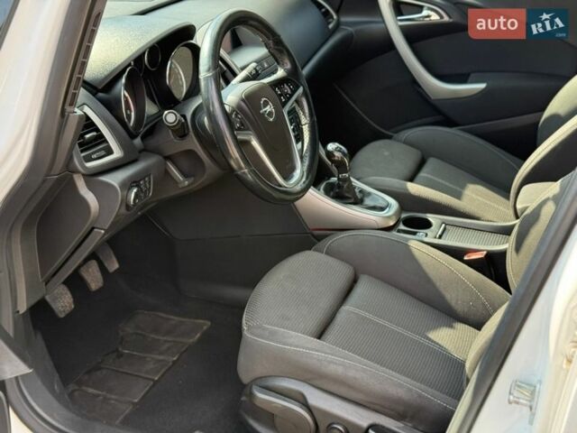 Белый Опель Астра, объемом двигателя 1.7 л и пробегом 322 тыс. км за 5999 $, фото 10 на Automoto.ua