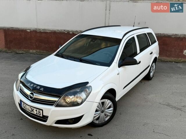 Білий Опель Астра, об'ємом двигуна 1.7 л та пробігом 248 тис. км за 4949 $, фото 2 на Automoto.ua
