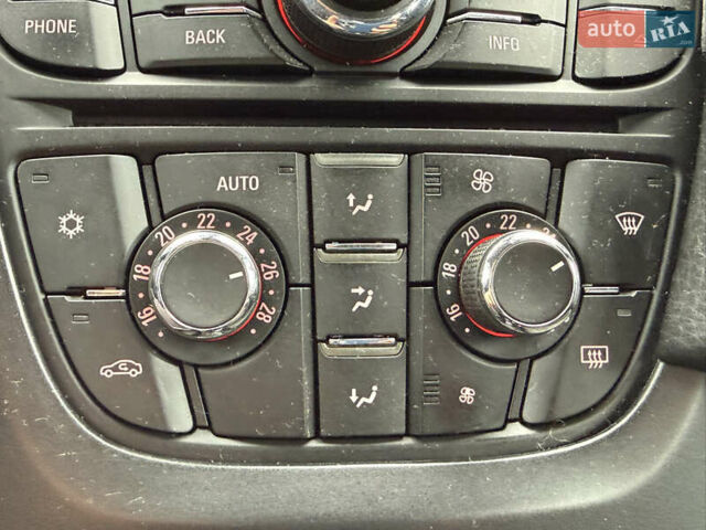 Белый Опель Астра, объемом двигателя 1.7 л и пробегом 300 тыс. км за 6999 $, фото 37 на Automoto.ua