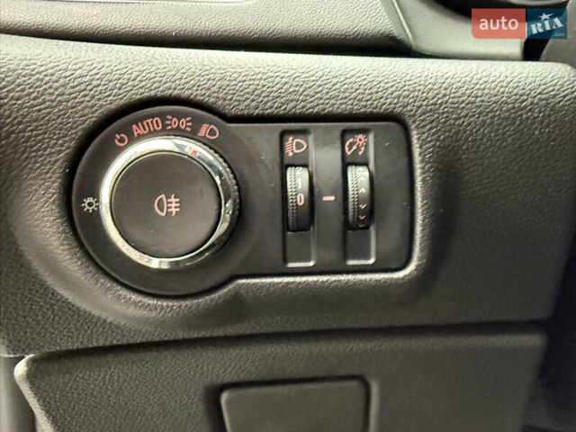 Белый Опель Астра, объемом двигателя 1.7 л и пробегом 300 тыс. км за 6999 $, фото 31 на Automoto.ua