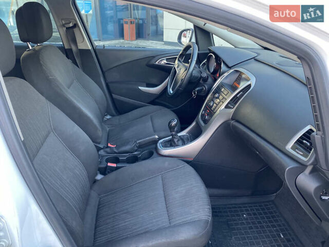 Белый Опель Астра, объемом двигателя 1.7 л и пробегом 388 тыс. км за 5600 $, фото 21 на Automoto.ua