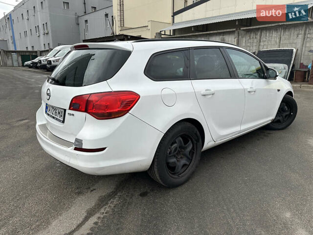 Белый Опель Астра, объемом двигателя 1.69 л и пробегом 315 тыс. км за 5600 $, фото 5 на Automoto.ua