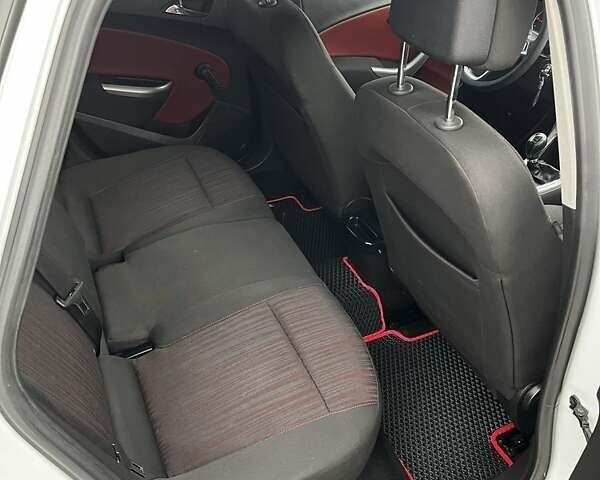 Опель Астра 2011 у Ковель на Automoto.ua Білий Опель Астра, об'ємом двигуна 1.7 л та пробігом 257 тис. км за 7299 $, фото 9 на Automoto.ua