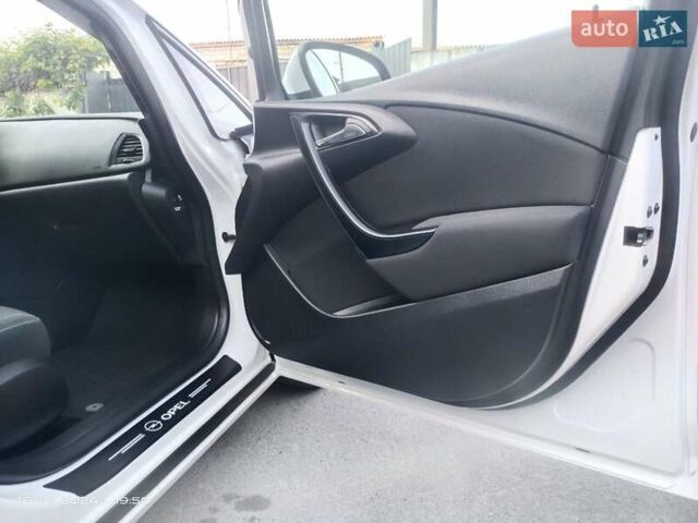 Белый Опель Астра, объемом двигателя 1.7 л и пробегом 232 тыс. км за 6900 $, фото 12 на Automoto.ua