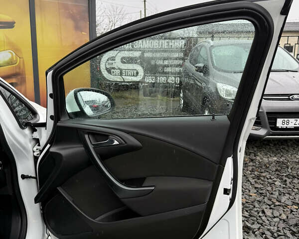 Белый Опель Астра, объемом двигателя 1.7 л и пробегом 300 тыс. км за 6999 $, фото 20 на Automoto.ua