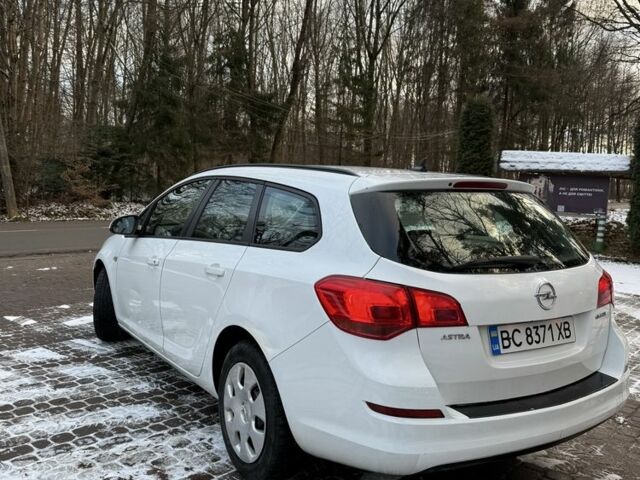 Белый Опель Астра, объемом двигателя 1.2 л и пробегом 372 тыс. км за 4600 $, фото 4 на Automoto.ua