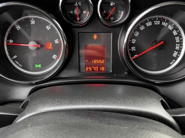 Опель Астра 2011 у Ковель на Automoto.ua Білий Опель Астра, об'ємом двигуна 1.7 л та пробігом 257 тис. км за 7299 $, фото 15 на Automoto.ua