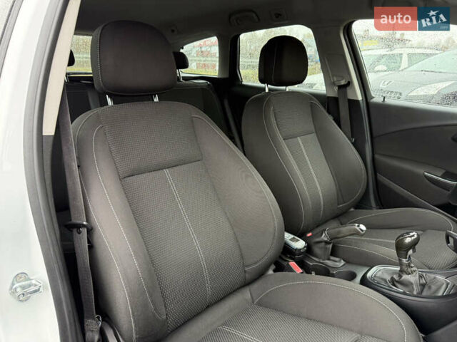 Белый Опель Астра, объемом двигателя 1.7 л и пробегом 300 тыс. км за 6999 $, фото 16 на Automoto.ua