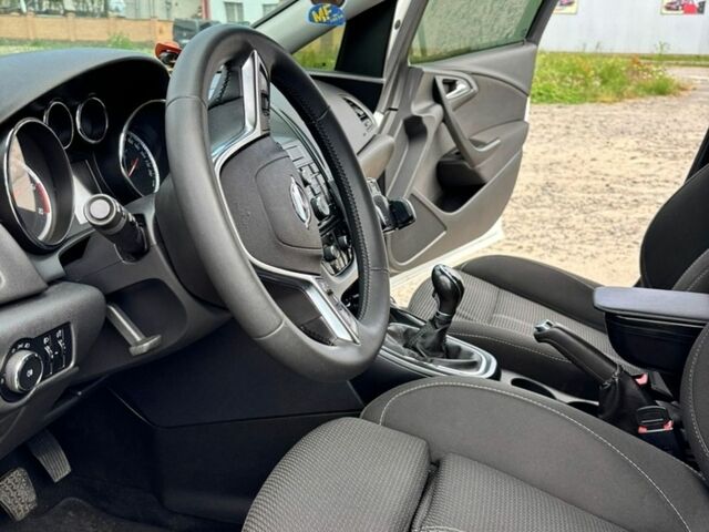 Белый Опель Астра, объемом двигателя 1.69 л и пробегом 202 тыс. км за 7900 $, фото 22 на Automoto.ua