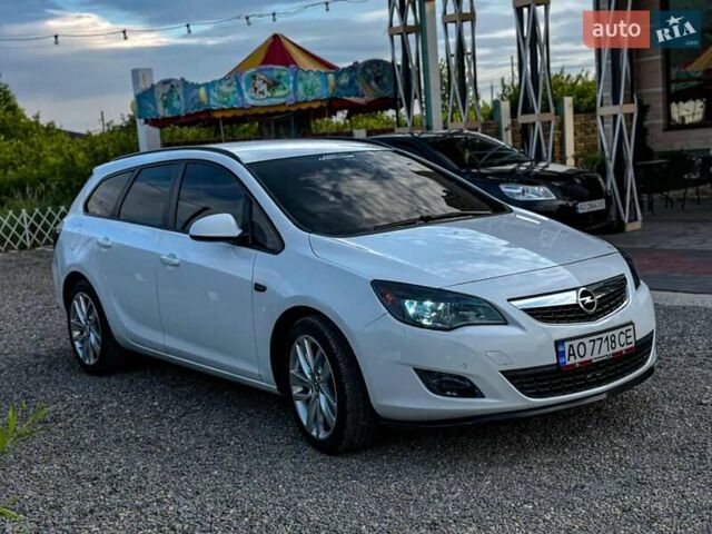 Белый Опель Астра, объемом двигателя 1.7 л и пробегом 250 тыс. км за 6500 $, фото 7 на Automoto.ua