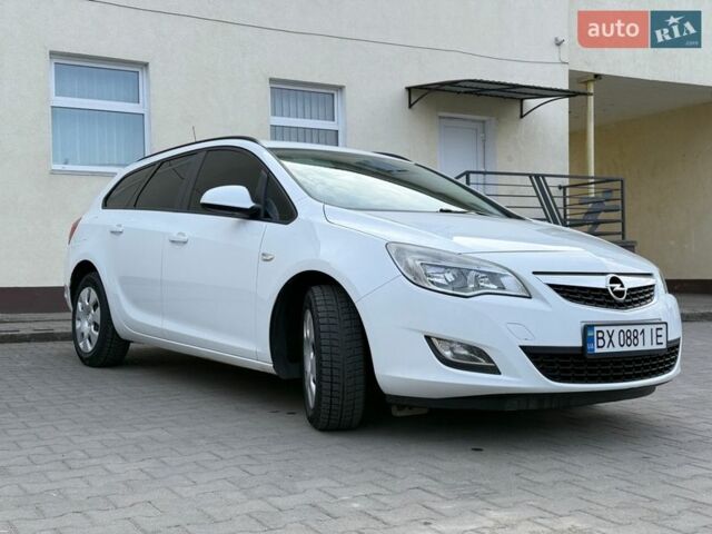 Белый Опель Астра, объемом двигателя 1.6 л и пробегом 239 тыс. км за 7200 $, фото 2 на Automoto.ua