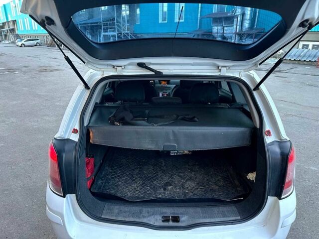 Белый Опель Астра, объемом двигателя 1.7 л и пробегом 287 тыс. км за 5350 $, фото 14 на Automoto.ua