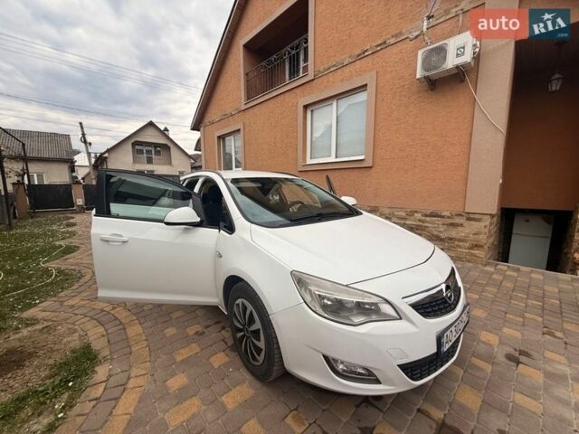 Белый Опель Астра, объемом двигателя 1.7 л и пробегом 206 тыс. км за 5800 $, фото 11 на Automoto.ua