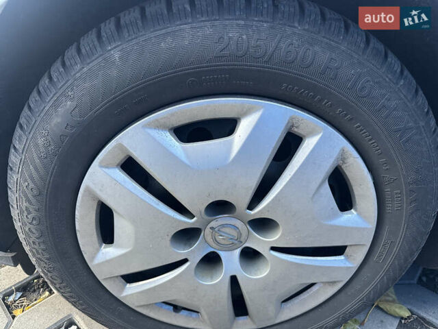 Белый Опель Астра, объемом двигателя 1.69 л и пробегом 315 тыс. км за 5600 $, фото 13 на Automoto.ua