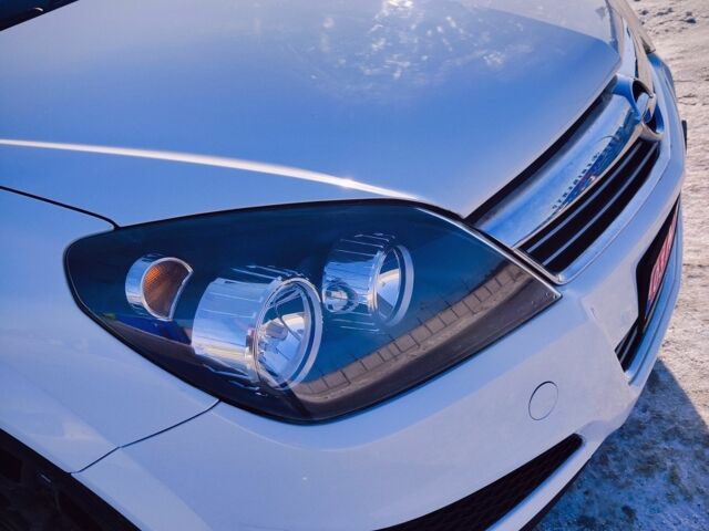 Белый Опель Астра, объемом двигателя 1.6 л и пробегом 199 тыс. км за 5250 $, фото 7 на Automoto.ua