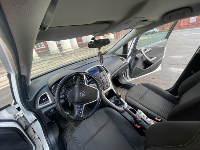 Белый Опель Астра, объемом двигателя 1.7 л и пробегом 330 тыс. км за 6700 $, фото 2 на Automoto.ua