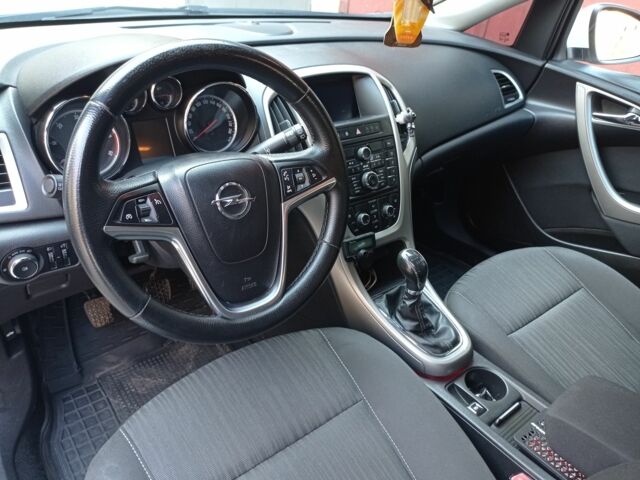 Белый Опель Астра, объемом двигателя 1.7 л и пробегом 286 тыс. км за 6500 $, фото 12 на Automoto.ua