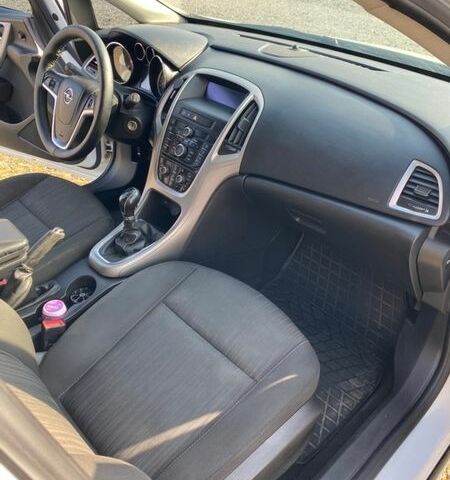 Белый Опель Астра, объемом двигателя 1.69 л и пробегом 268 тыс. км за 7450 $, фото 23 на Automoto.ua