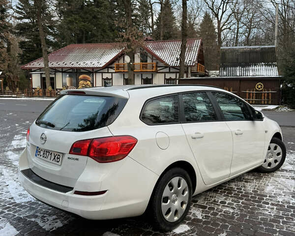 Белый Опель Астра, объемом двигателя 1.3 л и пробегом 372 тыс. км за 5200 $, фото 6 на Automoto.ua