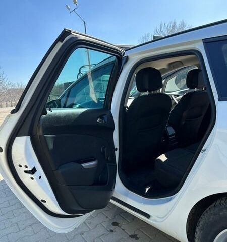 Белый Опель Астра, объемом двигателя 1.69 л и пробегом 271 тыс. км за 6700 $, фото 4 на Automoto.ua