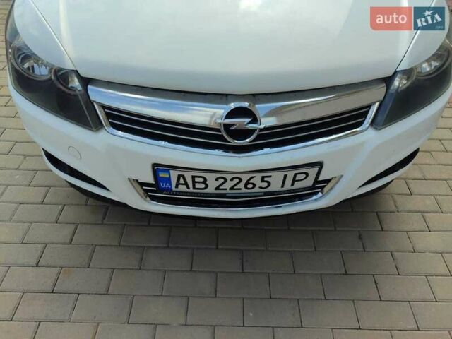 Опель Астра 2011 в Тульчине на Automoto.ua Белый Опель Астра, объемом двигателя 1.69 л и пробегом 281 тыс. км за 5800 $, фото 7 на Automoto.ua