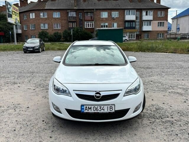 Белый Опель Астра, объемом двигателя 1.69 л и пробегом 202 тыс. км за 7900 $, фото 8 на Automoto.ua