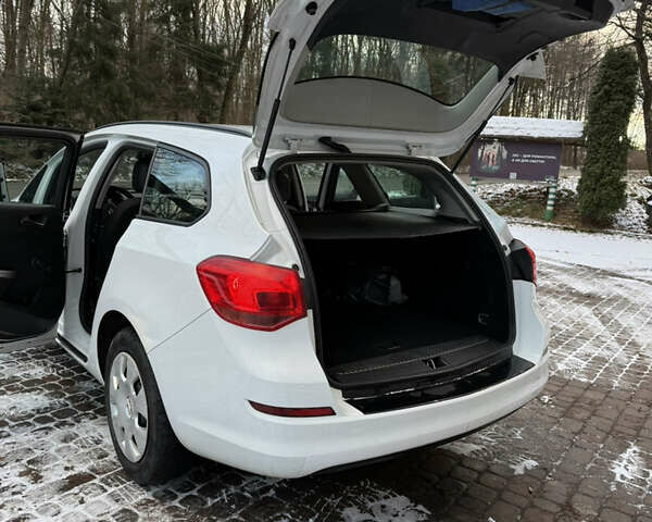 Белый Опель Астра, объемом двигателя 1.3 л и пробегом 372 тыс. км за 5200 $, фото 10 на Automoto.ua