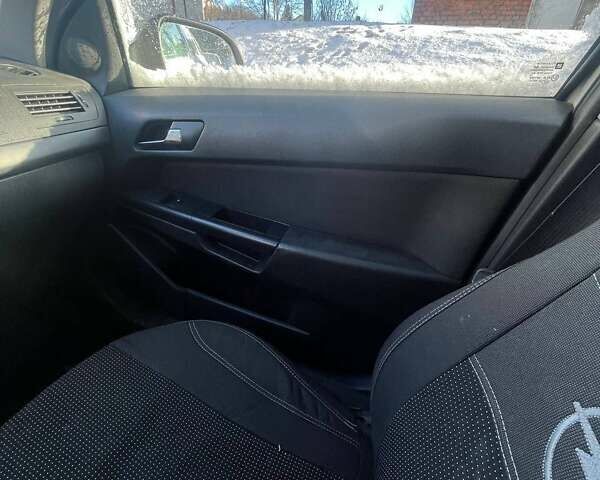 Белый Опель Астра, объемом двигателя 1.7 л и пробегом 427 тыс. км за 4800 $, фото 9 на Automoto.ua