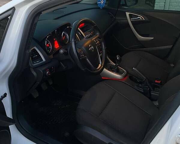 Білий Опель Астра, об'ємом двигуна 1.69 л та пробігом 228 тис. км за 7400 $, фото 26 на Automoto.ua
