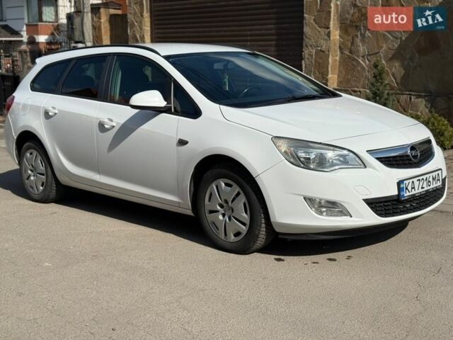Белый Опель Астра, объемом двигателя 1.7 л и пробегом 322 тыс. км за 5999 $, фото 3 на Automoto.ua