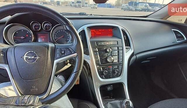 Белый Опель Астра, объемом двигателя 1.69 л и пробегом 261 тыс. км за 7500 $, фото 2 на Automoto.ua