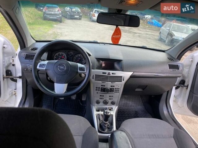 Білий Опель Астра, об'ємом двигуна 1.7 л та пробігом 245 тис. км за 5150 $, фото 1 на Automoto.ua