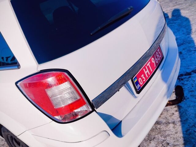 Белый Опель Астра, объемом двигателя 1.6 л и пробегом 199 тыс. км за 5555 $, фото 10 на Automoto.ua