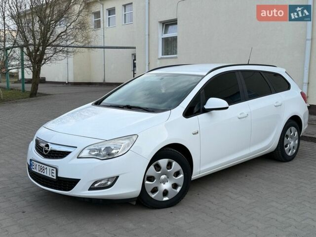 Белый Опель Астра, объемом двигателя 1.6 л и пробегом 239 тыс. км за 7200 $, фото 4 на Automoto.ua
